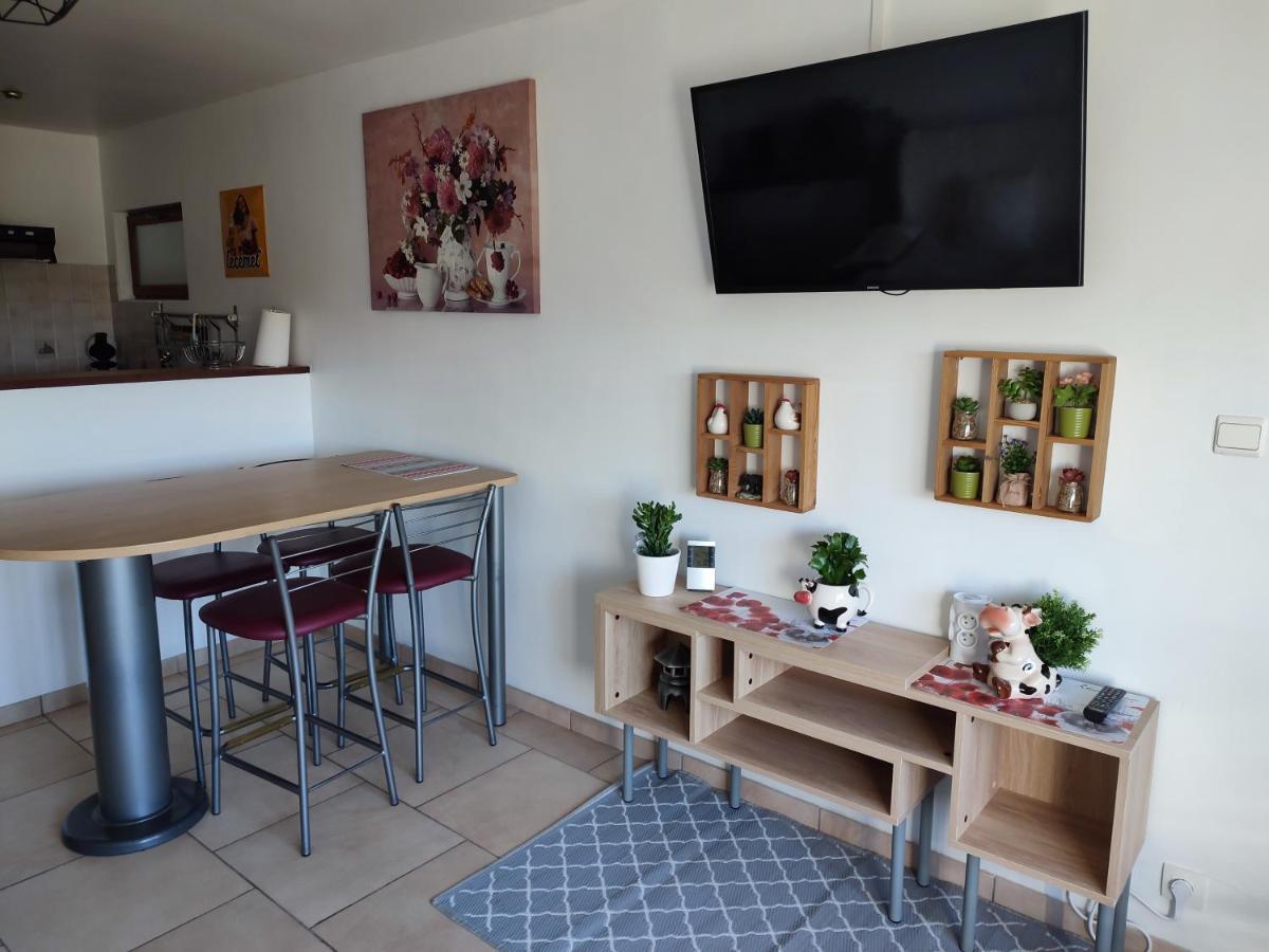 Beaumont Le Champs Des Lievres 아파트 외부 사진